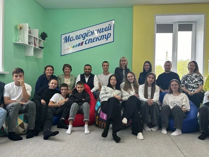 vLeo54dqm-A